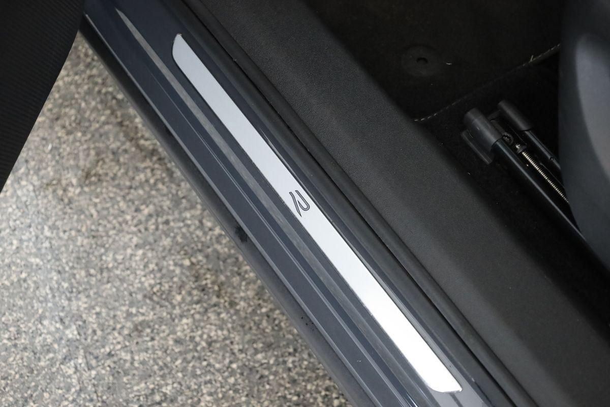 Volkswagen Tiguan 2.0 TSI DSG 4M R-Line IQ Pano Nav 360 AHK