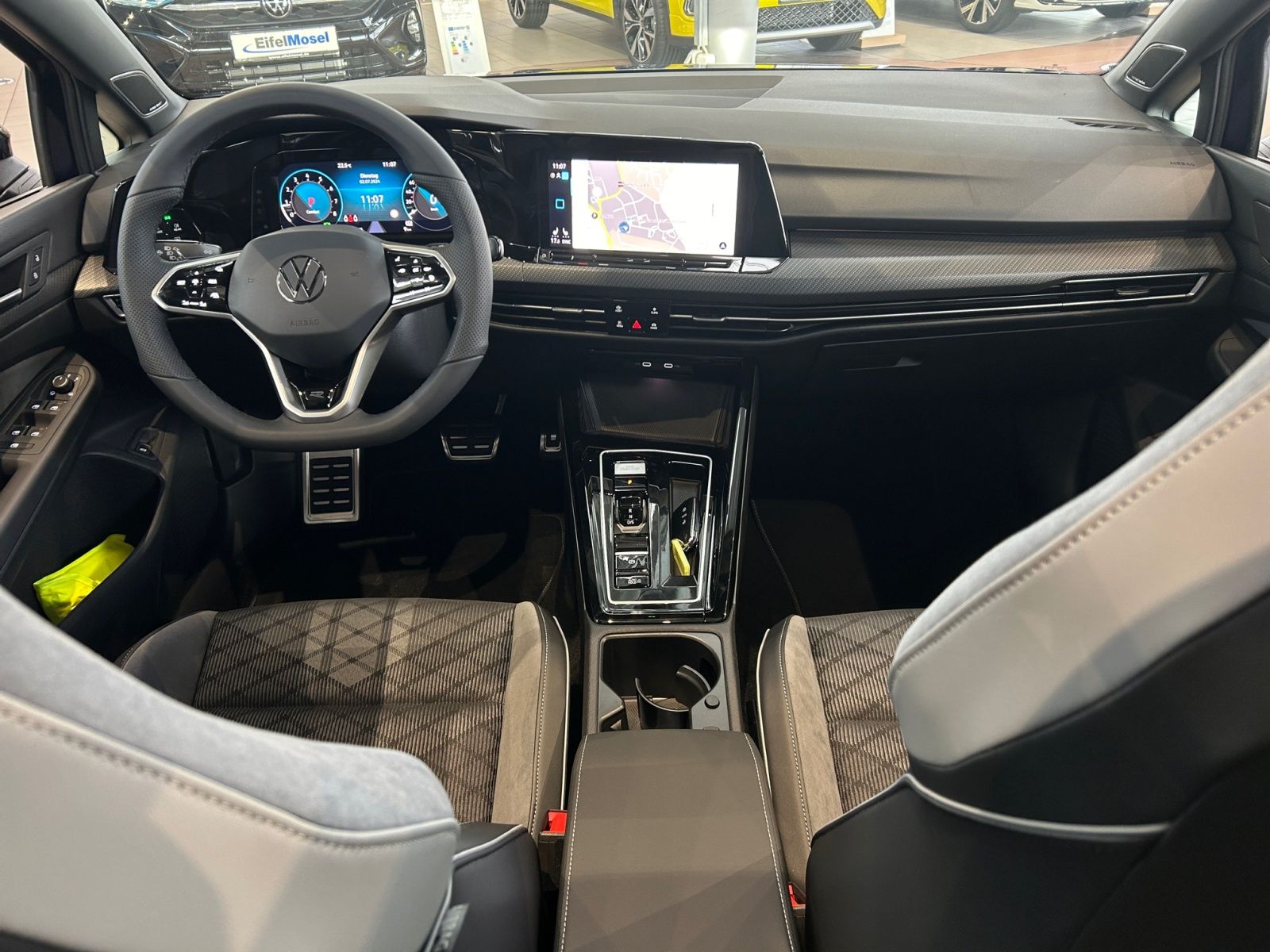 Volkswagen Golf Variant R-Line 2.0 l TSI DSG Rückfahrk Navi