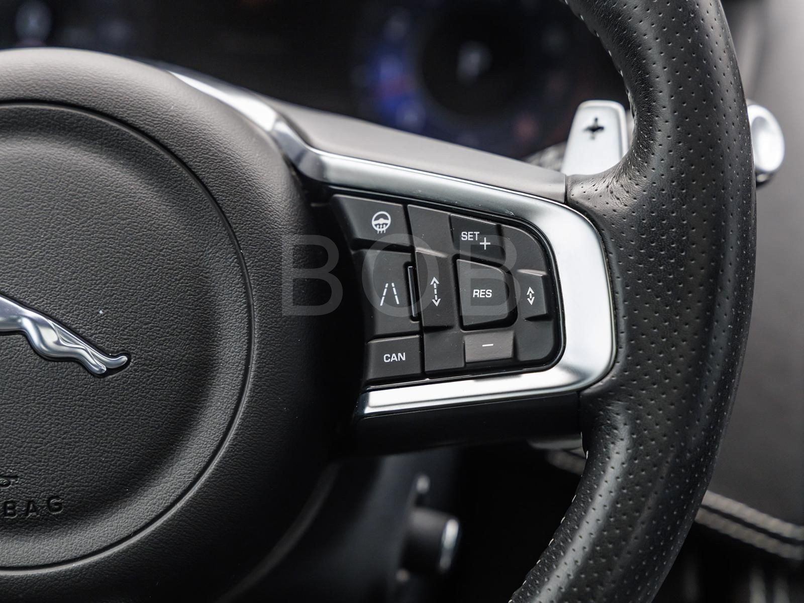 Jaguar F-Pace SVR Head-UP SD AHK Komfort-P