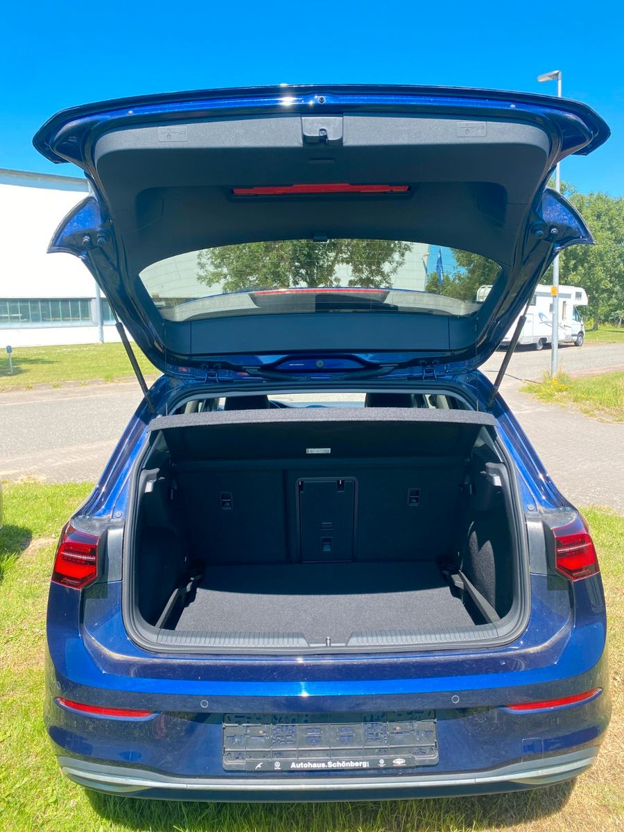 Volkswagen Golf VIII Lim. Active - Samsaru's Car Outlet