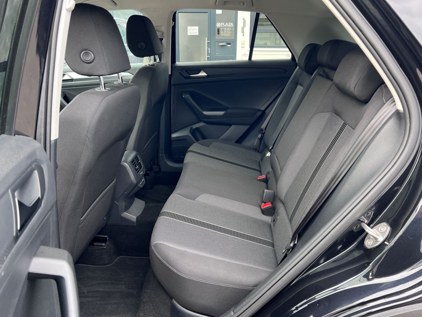 Volkswagen T-Roc 1.0TSI Life - Samsaru's Car Outlet