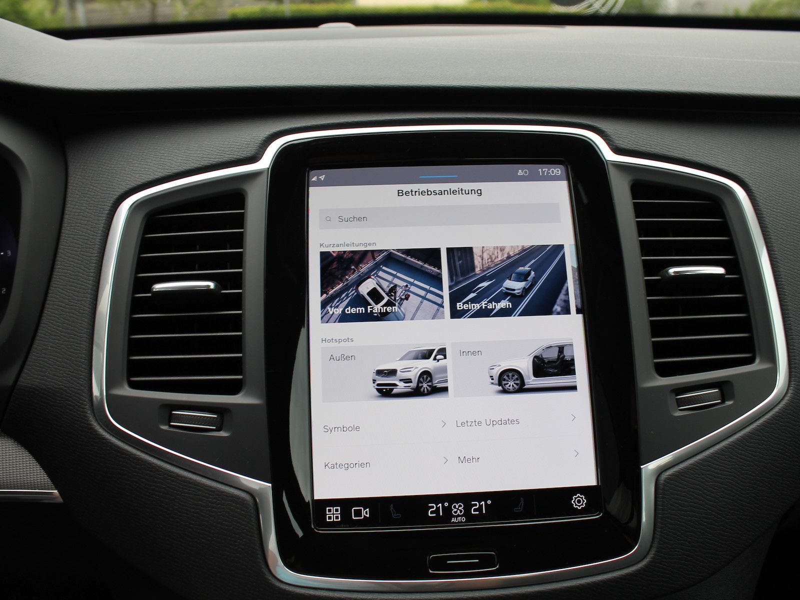 Volvo XC90 Core AWD - Samsaru's Car Outlet