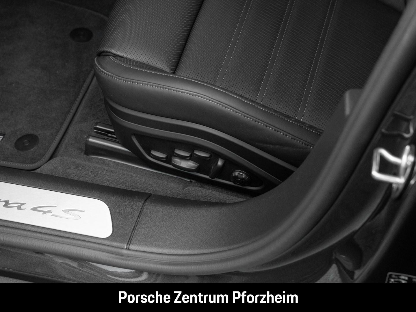 Porsche Panamera 4S E-Hybrid HA-Lenkung InnoDrive BOSE
