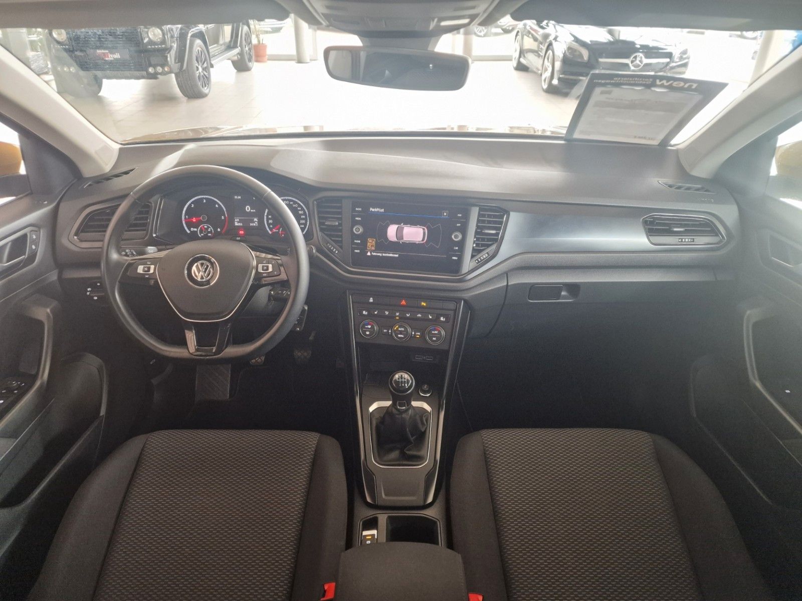 Volkswagen T-Roc Basis - Samsaru's Car Outlet