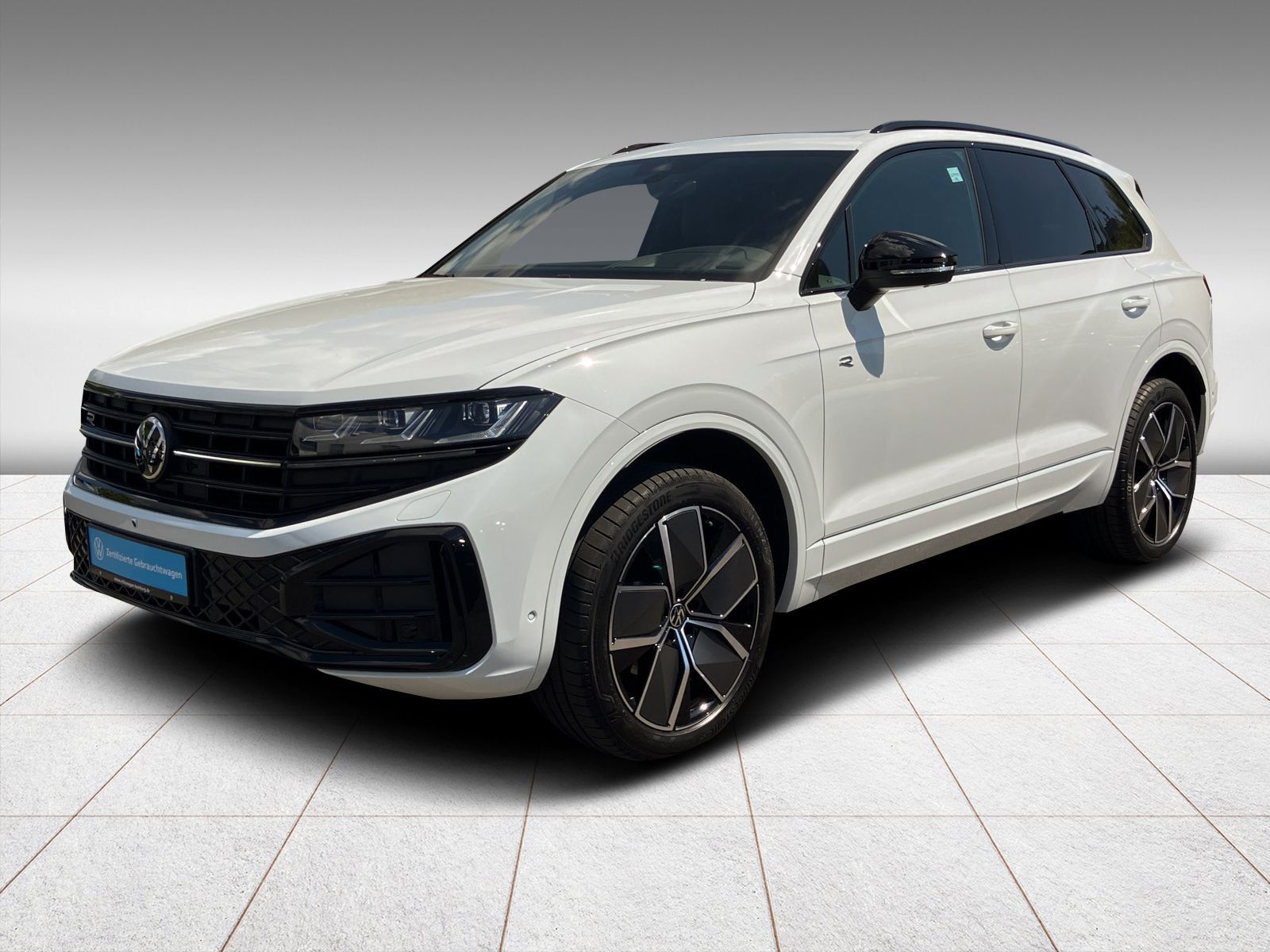 Volkswagen Touareg R-Line 3.0 V6 TDI - Samsaru's Car Outlet