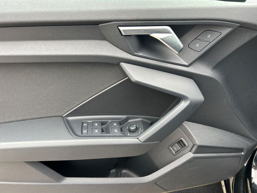 Audi A3 30 TFSI Limousine S tronic advanced AHK Navi