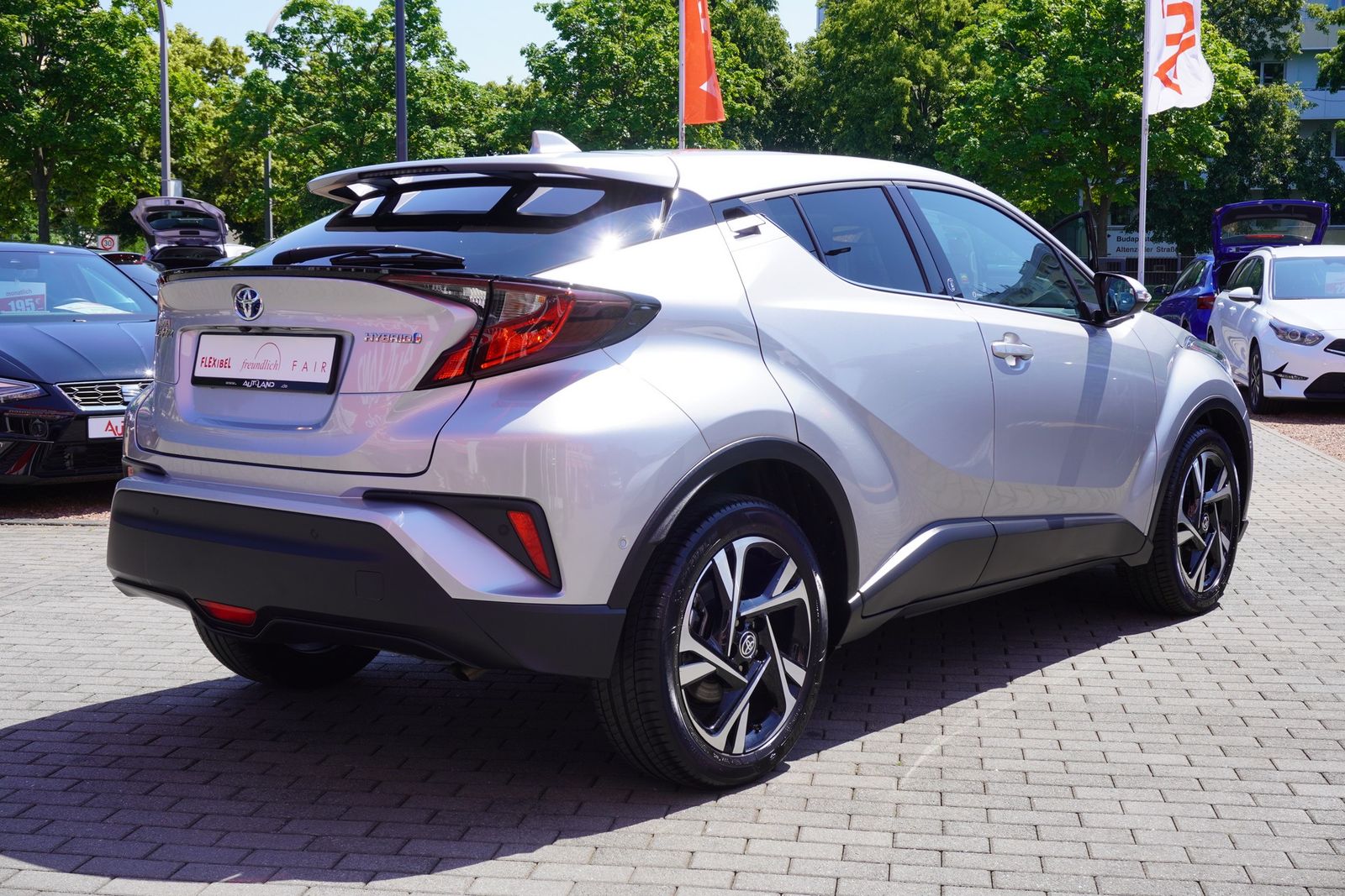 Toyota C-HR 1.8 Hybrid - Samsaru's Car Outlet