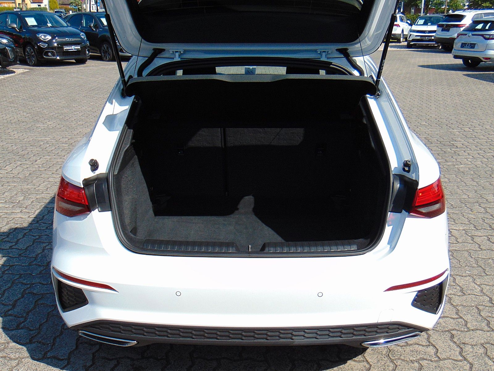 Audi A3 Sportback 30 TFSI S line - Navi - Virtual -