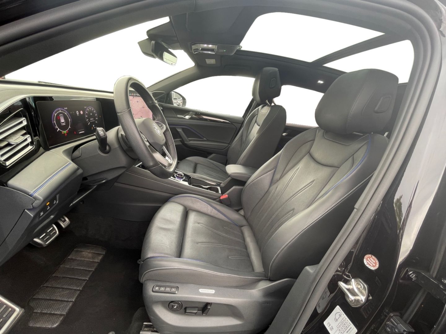 Volkswagen Tiguan R-Line 2.0 TDI BLACK STYLE MATRIX/NAVI/KA