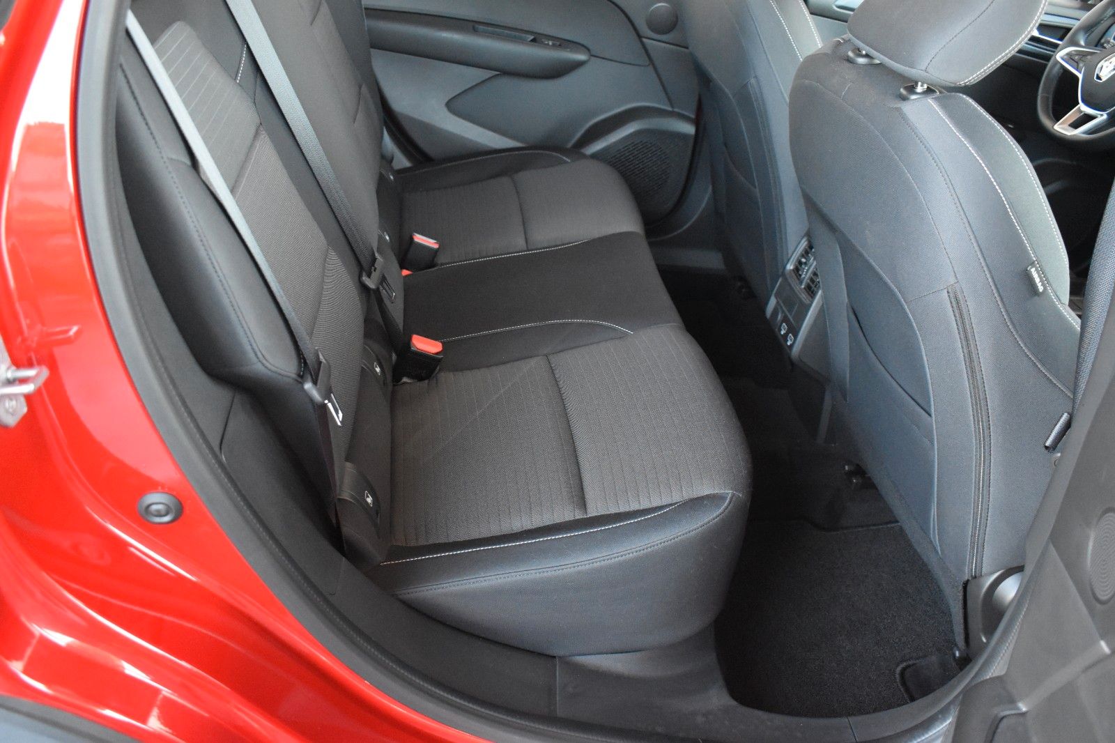 Renault Arkana TCe 140 Automatik Zen - Samsaru's Car Outlet