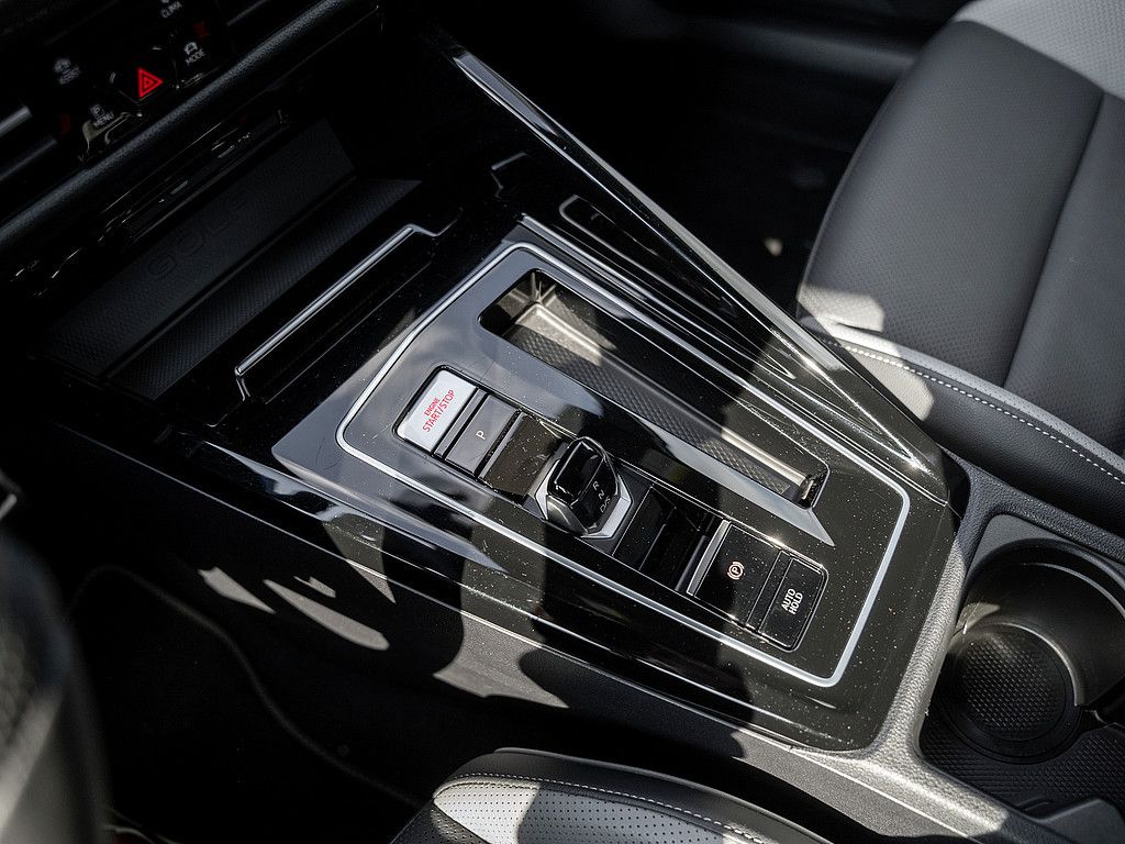 Volkswagen Golf VIII GTD 2.0 TDI AHK NAVI MATRIX SHZ KLIMA