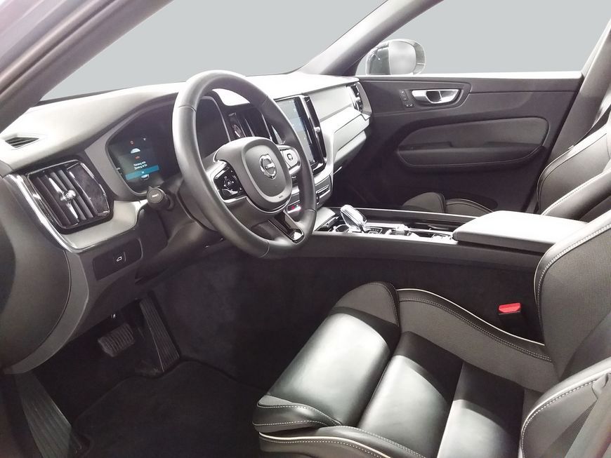 Volvo XC60 B4 D AWD Plus Dark