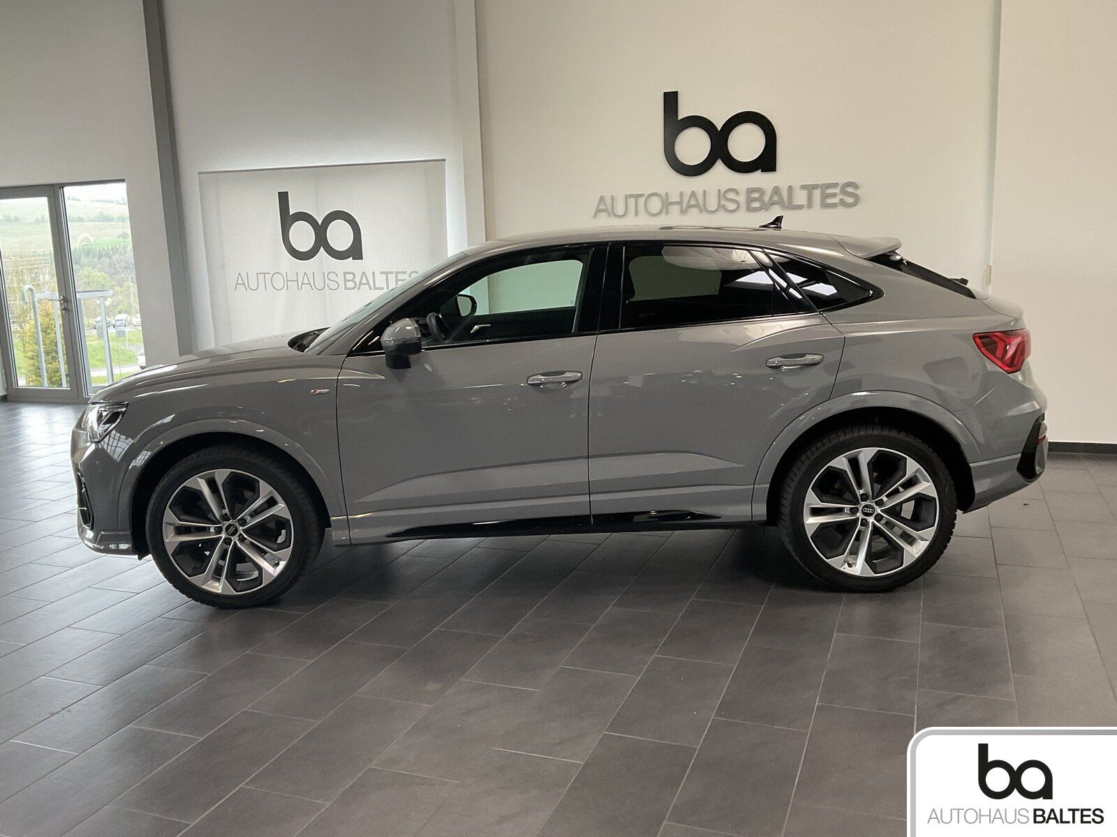 Audi Q3 Sportback 40 TDI quattro S line - Samsaru's Car Outlet