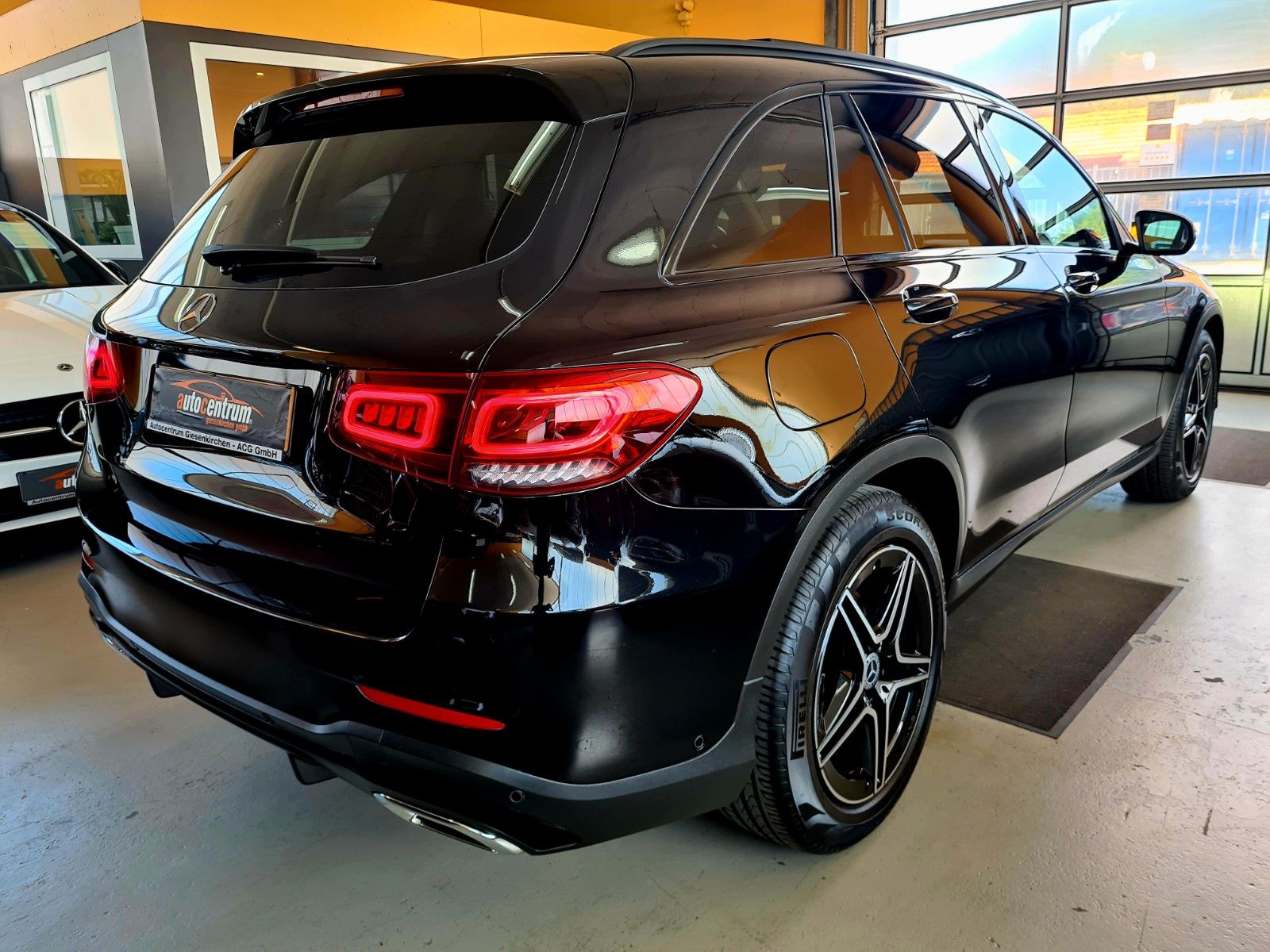 Mercedes-Benz GLC 200 4M AMG Night - Samsaru's Car Outlet