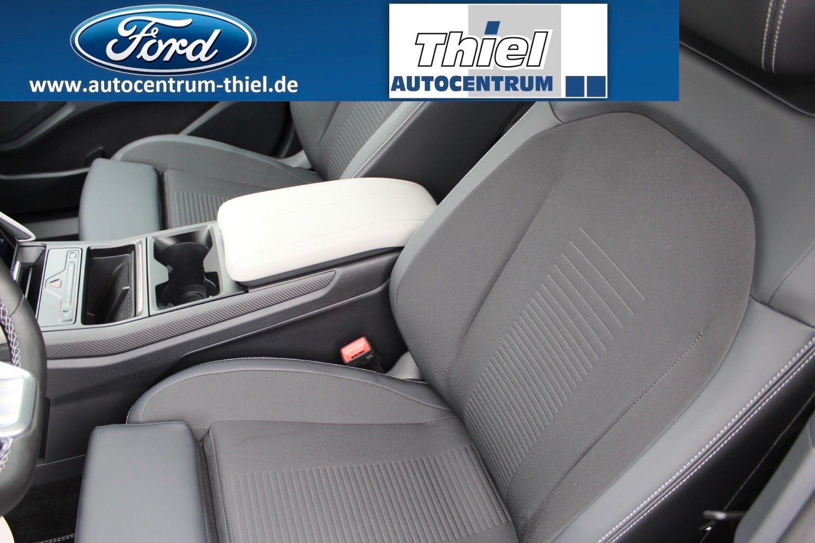 Ford Explorer Premium AWD Pano+Fahr-Assist+AHK+Ergo