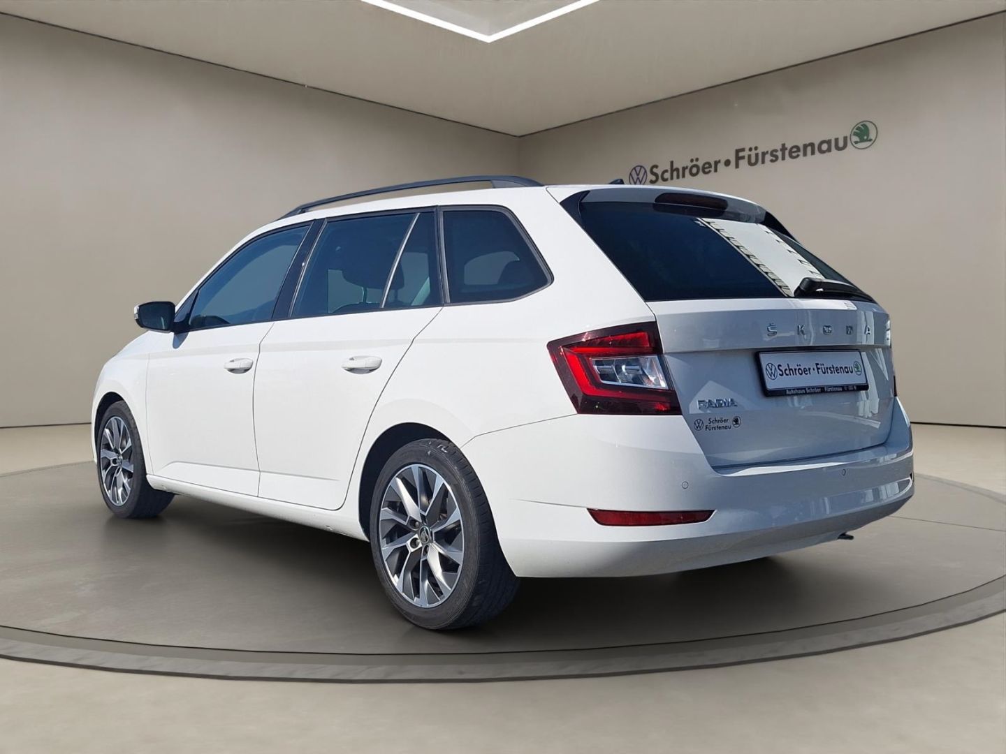 Skoda Fabia Combi 1.0 TSI DSG - Samsaru's Car Outlet