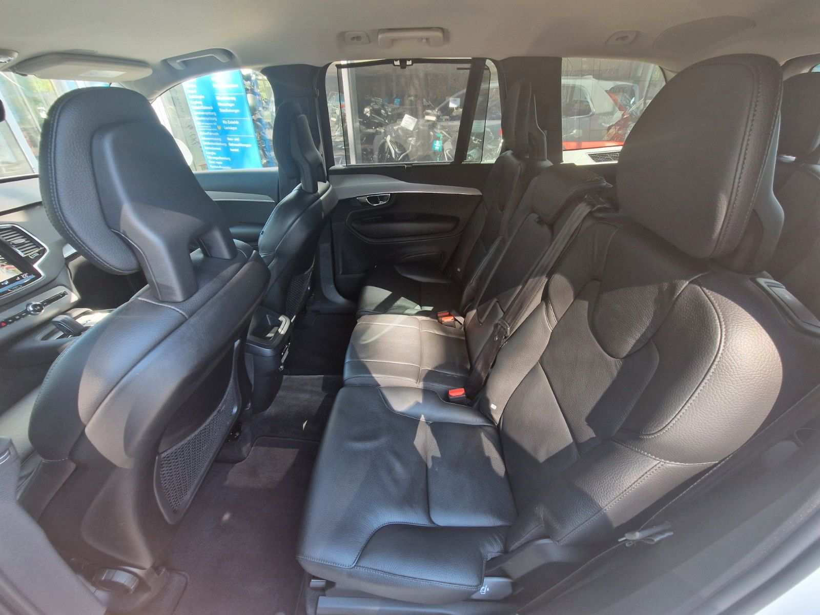Volvo XC90 Momen Pro AWD D5 AHK 7 Sitze 360° DAB 8fach