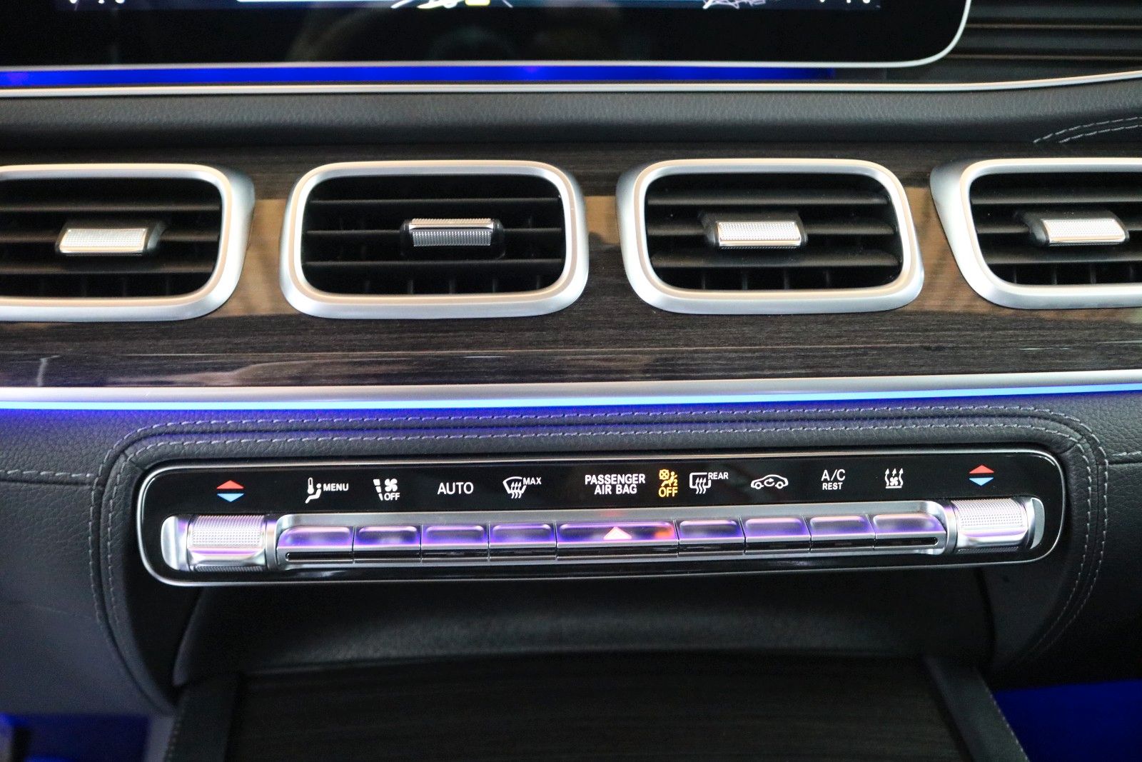 Mercedes-Benz GLE 350 DE 4M AMG-LINE"PANO"DTR+"MASSAGE"SOUND"