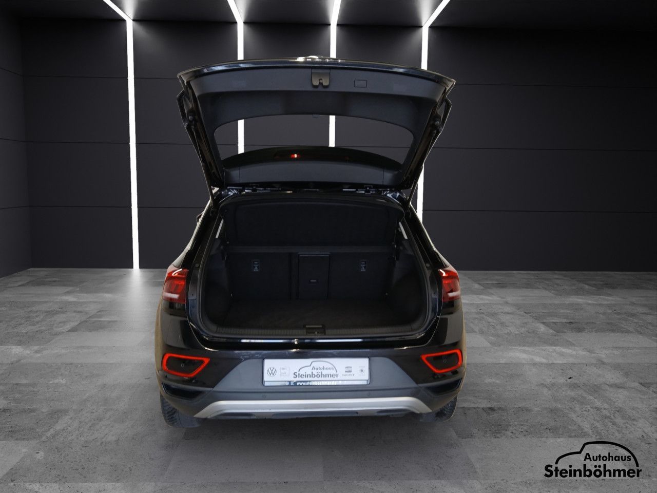 Volkswagen T-ROC Life 1.5TSI DSG - Samsaru's Car Outlet
