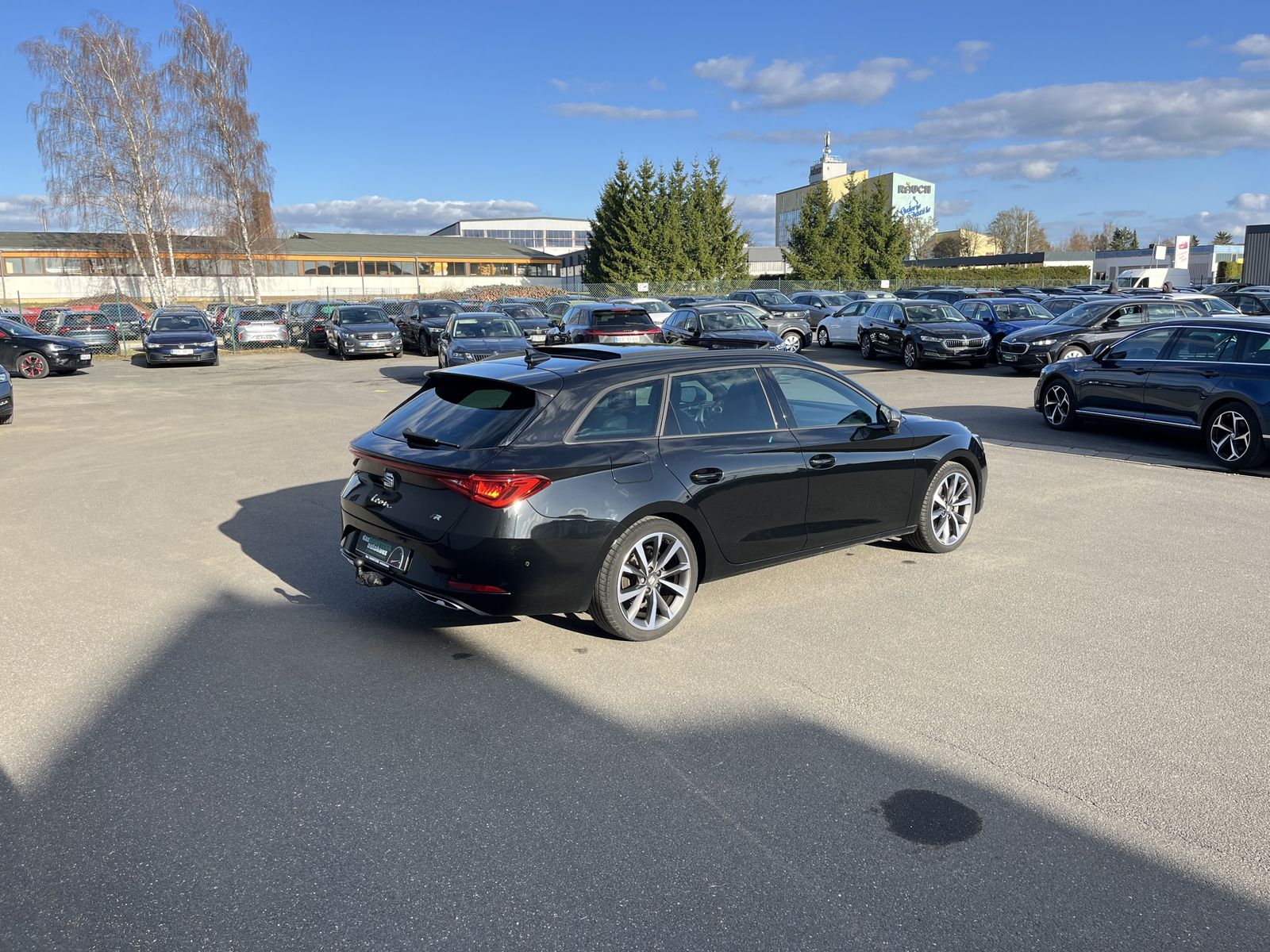 Seat Leon SP 2.0 TDI DSG FR AHK 18 Zoll AHK STHZ PANO