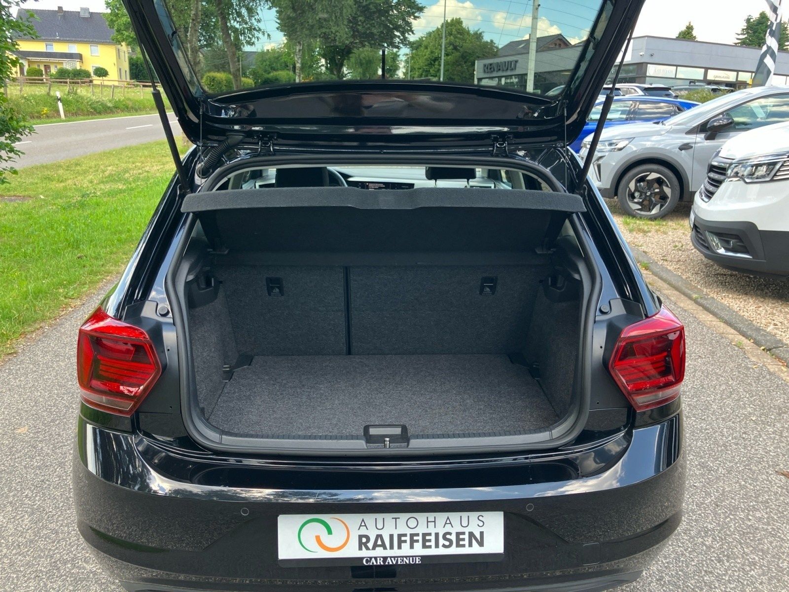 Volkswagen Polo VI 1.0 TSI DSG 7-Gang Comfortline - Samsaru's Car Outlet