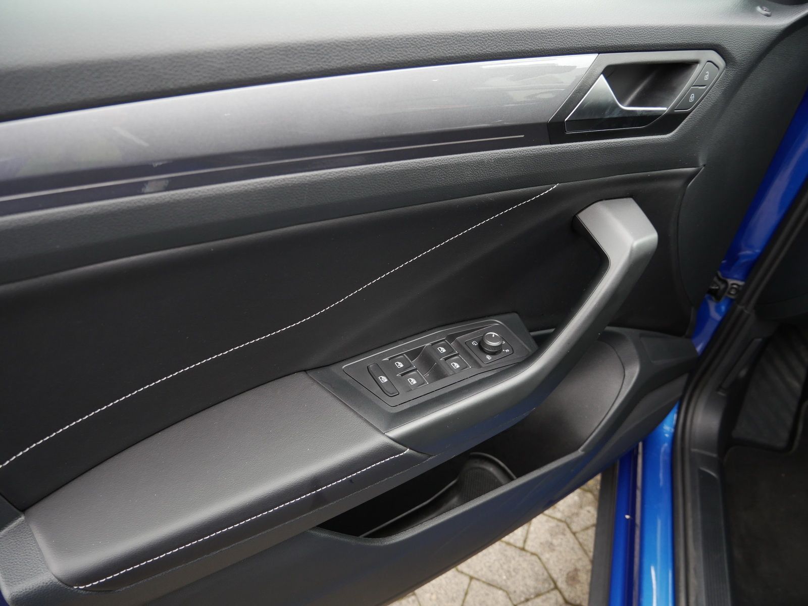 Volkswagen T-Roc Style 1.0 TSI - Samsaru's Car Outlet