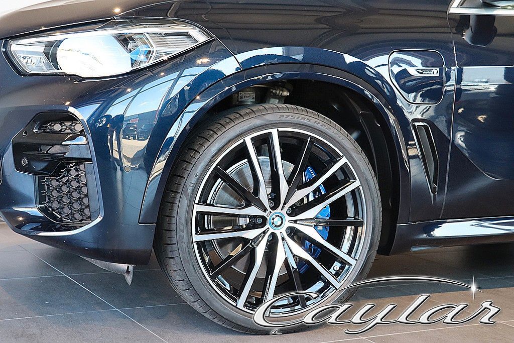 BMW X5 45e M SPORT LASER SITZBELÜFTUNG PANO AHK 22"