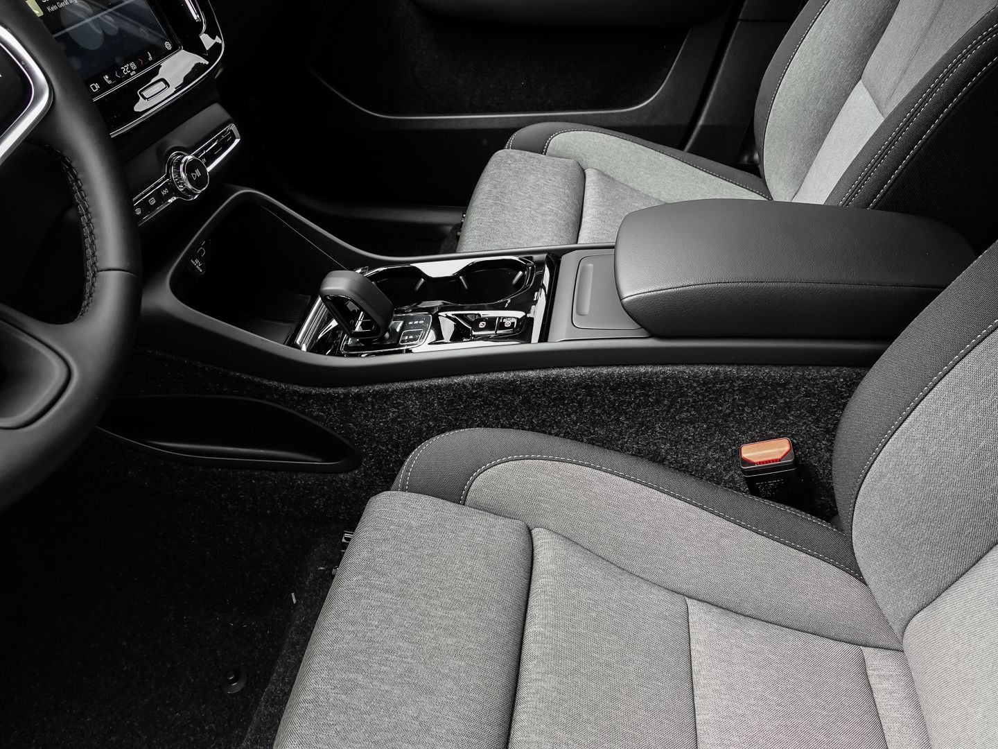 Volvo XC40 B3 Benzin Plus - Samsaru's Car Outlet