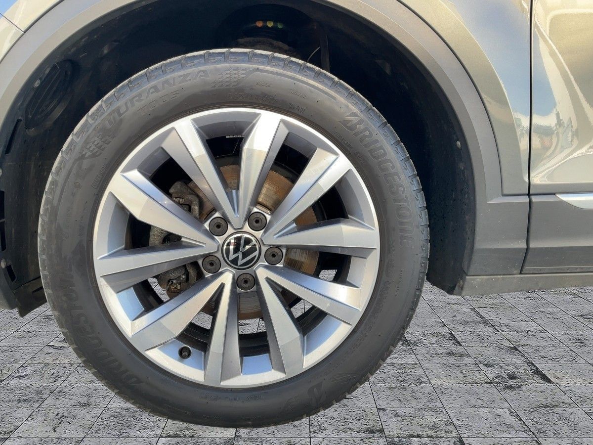 Volkswagen T-Roc 1.5 TSI STYLE - Samsaru's Car Outlet