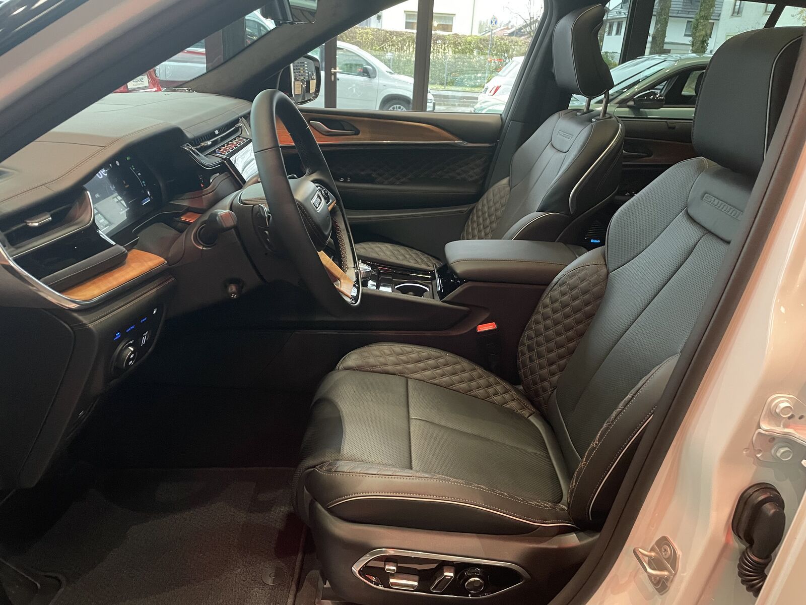 Jeep Grand Cherokee Summit Reserve PHEV 4xe, AHK