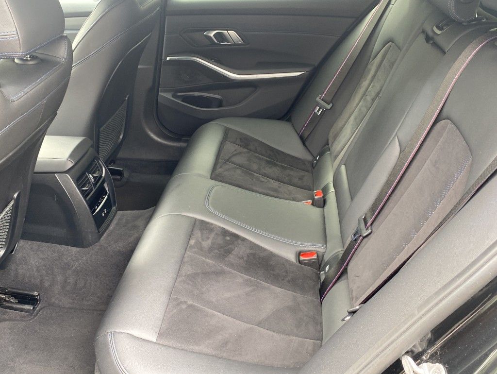 BMW 330 e M Sport Pro - Samsaru's Car Outlet