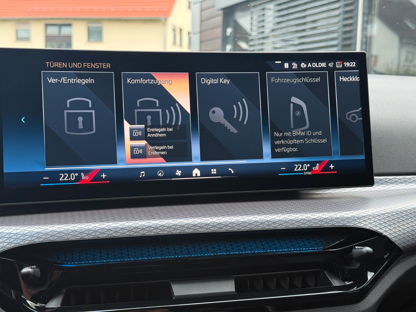 BMW 320i M Sport HuD AHK ACC 360° LED+