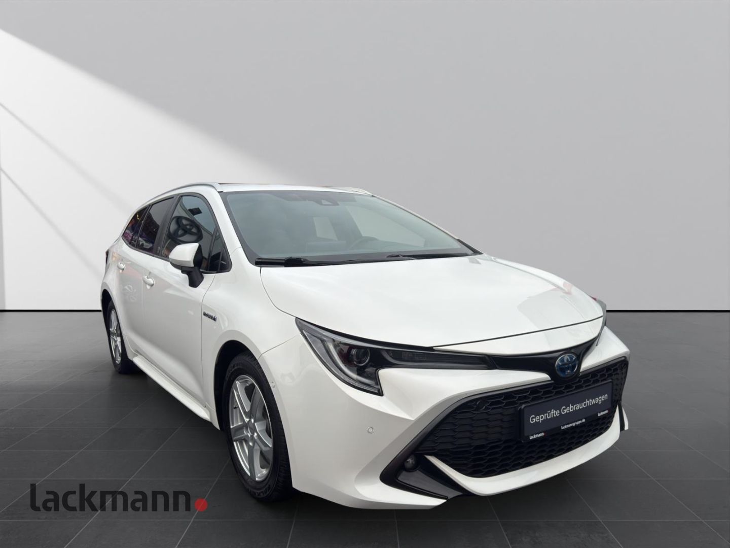 Toyota Corolla 1.8 Hybrid TS - Samsaru's Car Outlet