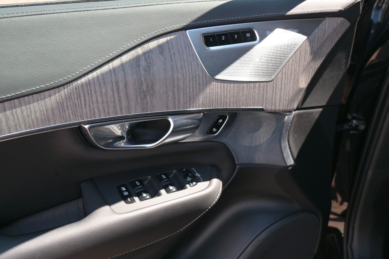 Volvo XC90 B5 D AWD Ultimate Dark*STDHZG*LUFT*360°*AHK