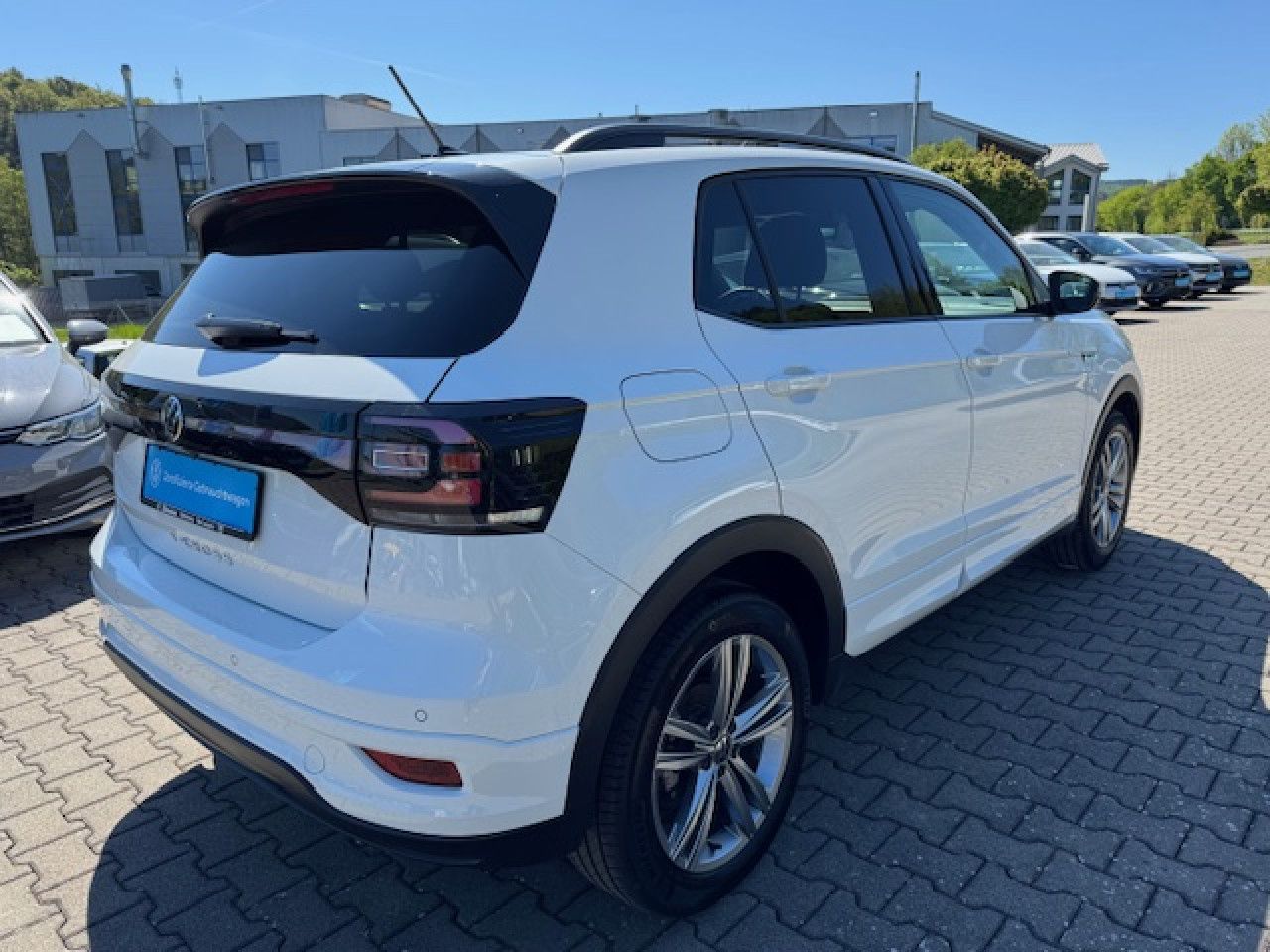 Volkswagen T-Cross R-Line - Samsaru's Car Outlet