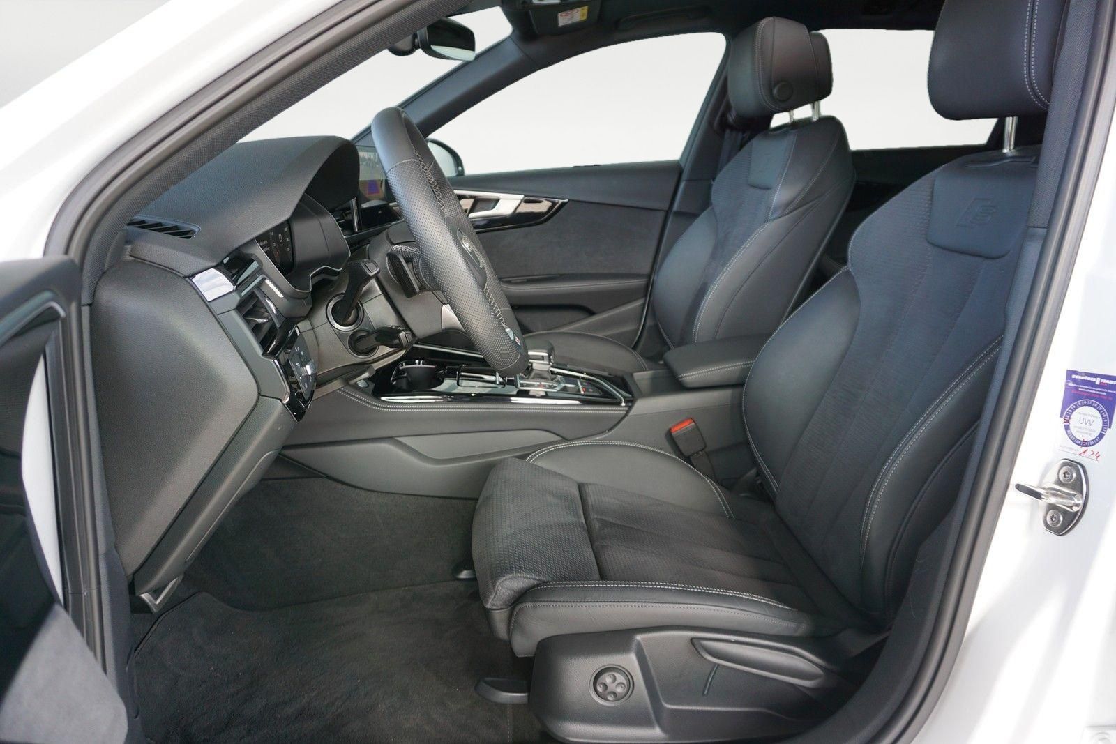 Audi A4 Avant 40 TDi S tronic S line - Samsaru's Car Outlet