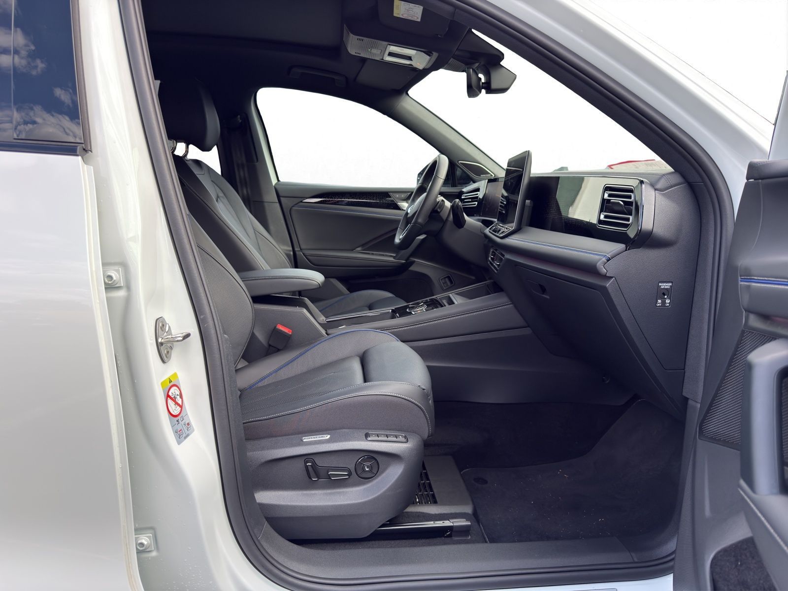 Volkswagen Tiguan R-Line 1.5 TSI eHybrid*NAVI*PANO*AHK*LEDE