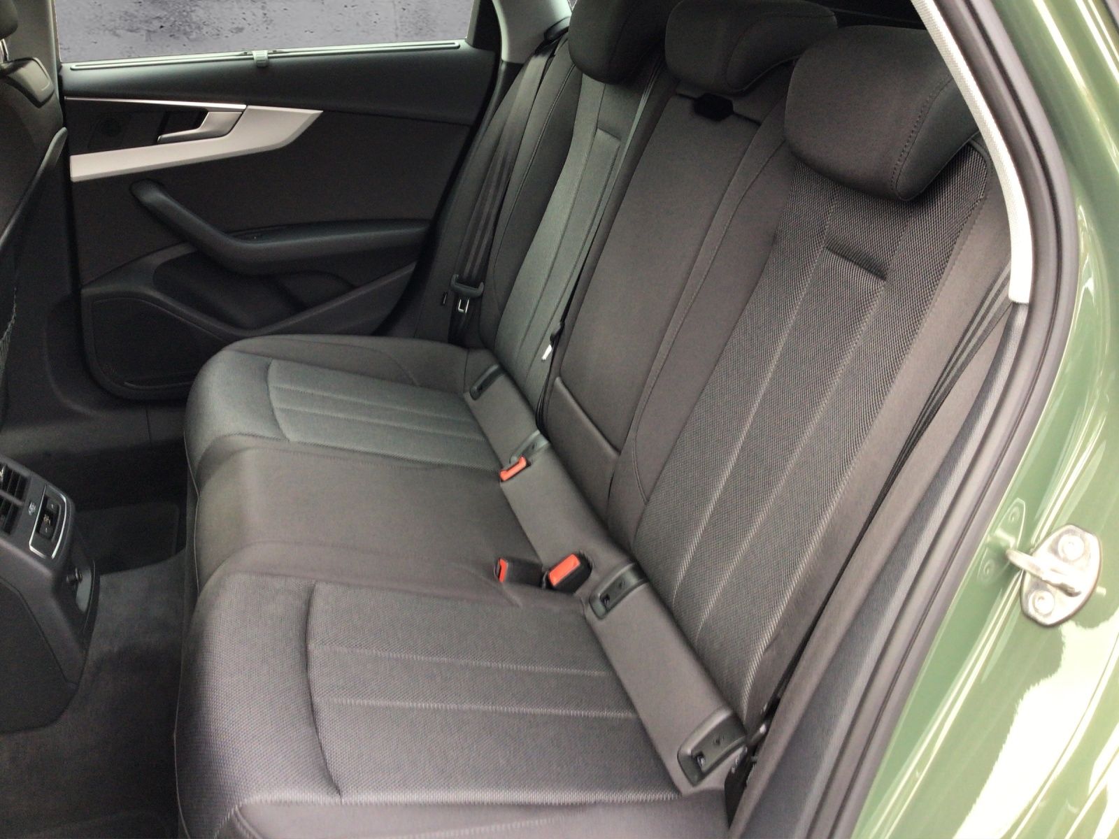 Audi A4 allroad 40 TDI quattro S-tronic AHK ** Busine