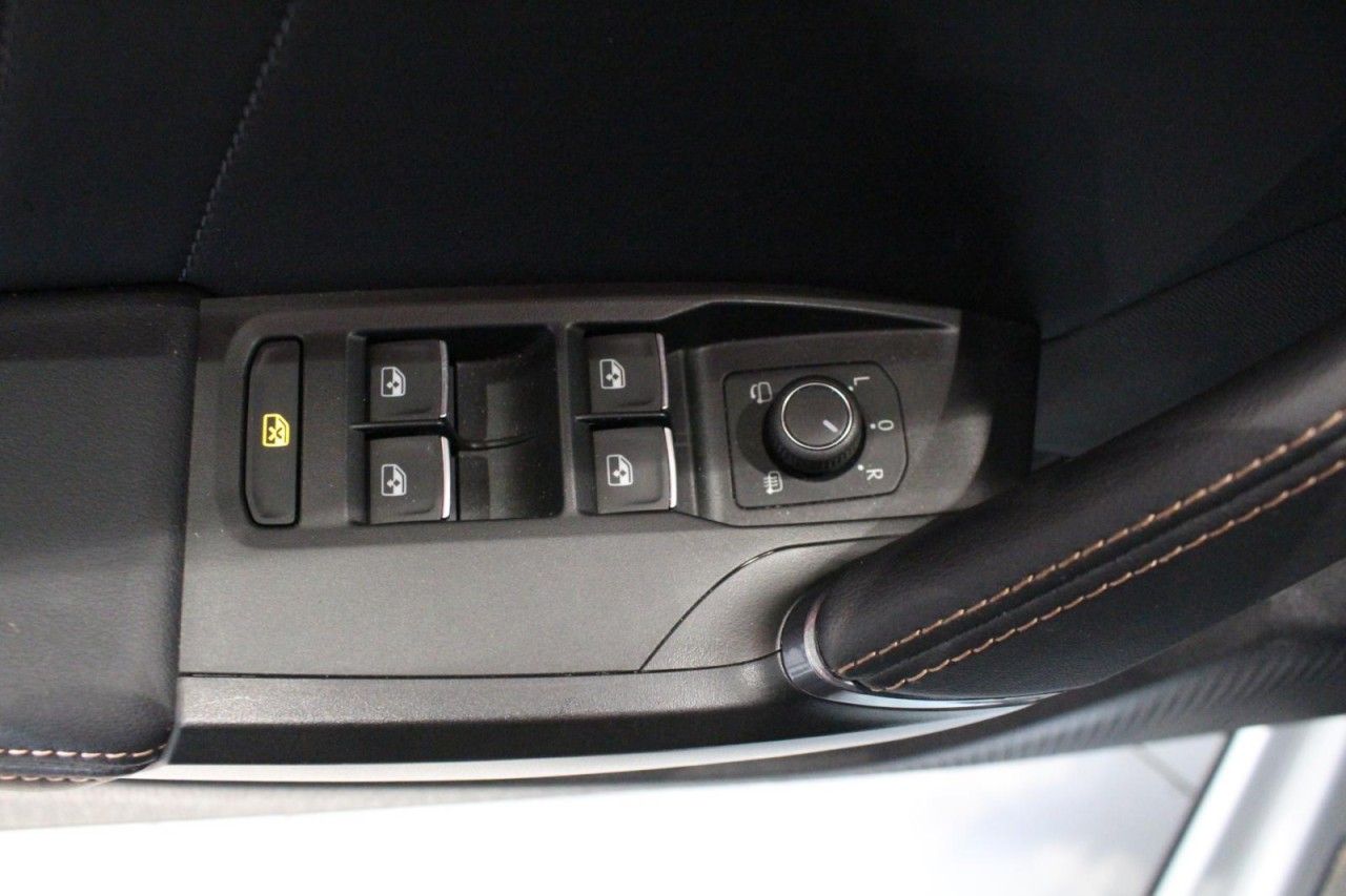 Cupra Formentor VZ 2.0 TSI DSG 4Drive 4JGAR/AHK/PANO/e