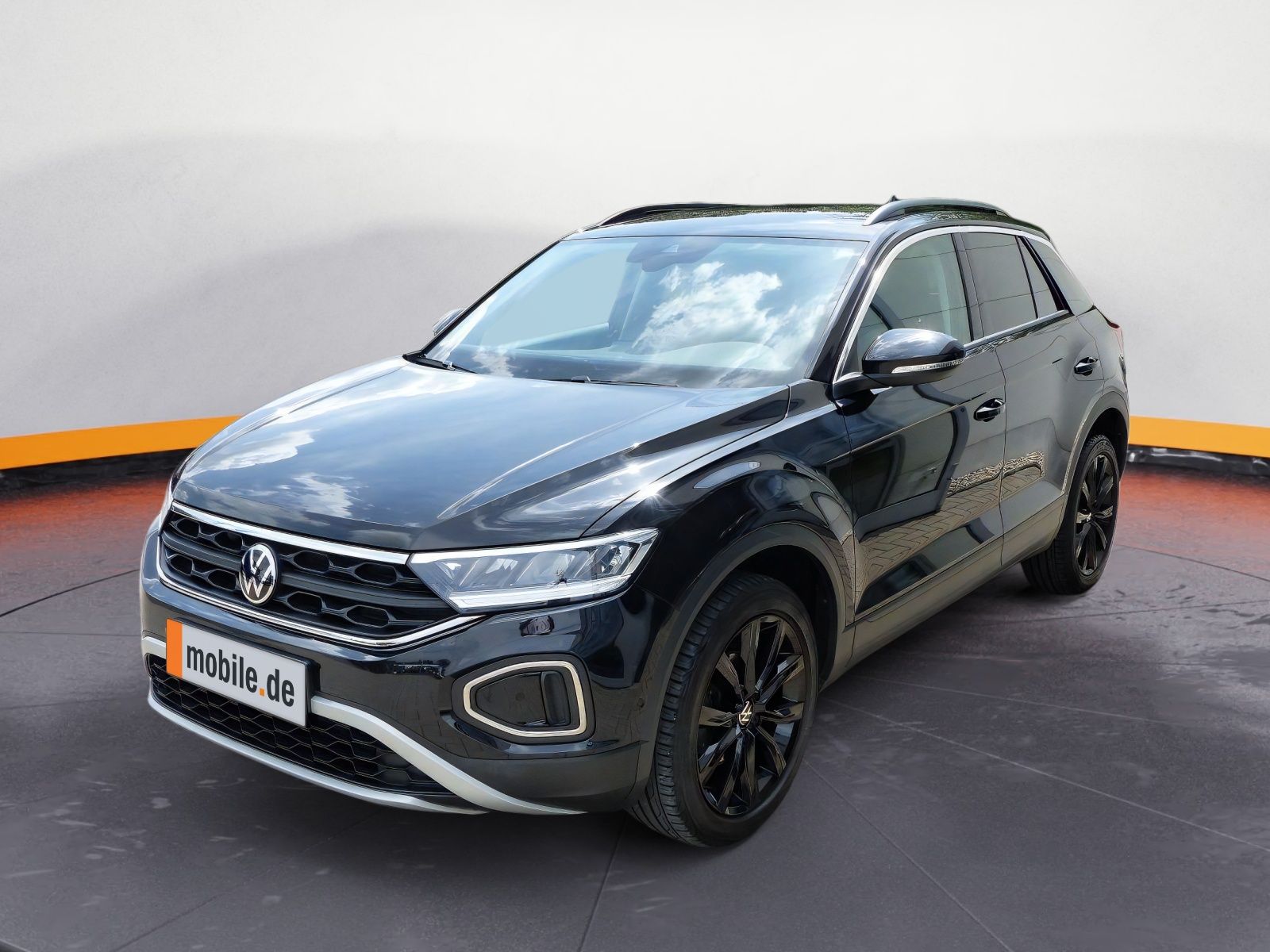 Volkswagen T-Roc 1.5 TSI DSG Life - Samsaru's Car Outlet