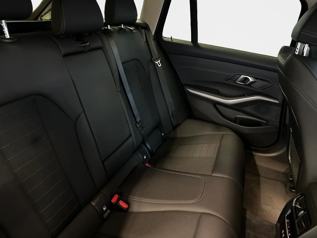 BMW 330e Touring xDrive AHK+ACC+Innovation+SHZ