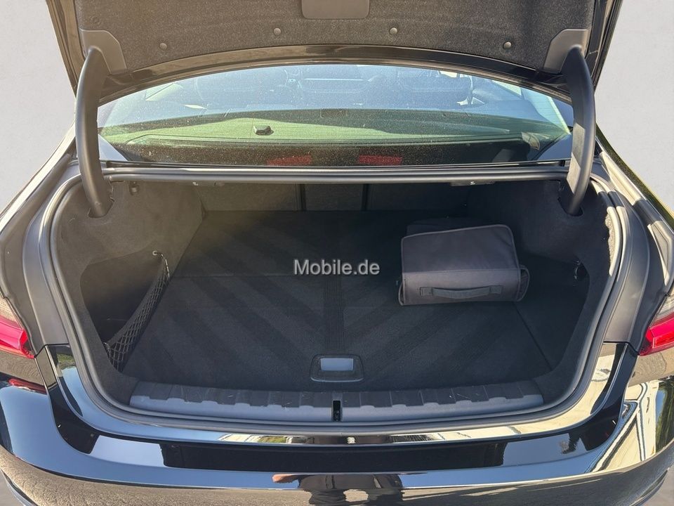 BMW 330e Sport Line - Samsaru's Car Outlet