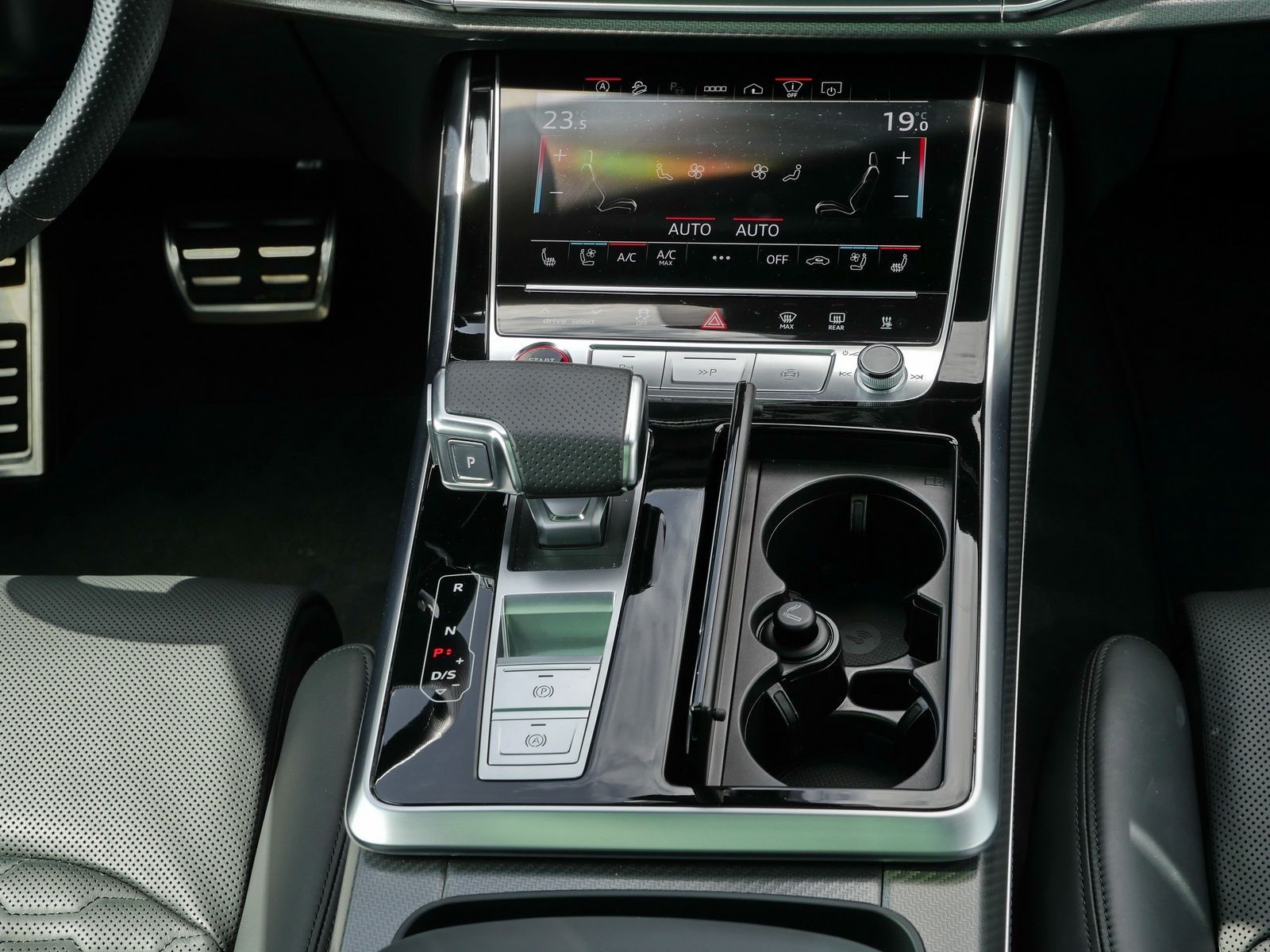 Audi RS Q8 305km/h*Keramik*Pano*B&O*Air*Stand*Nachts.