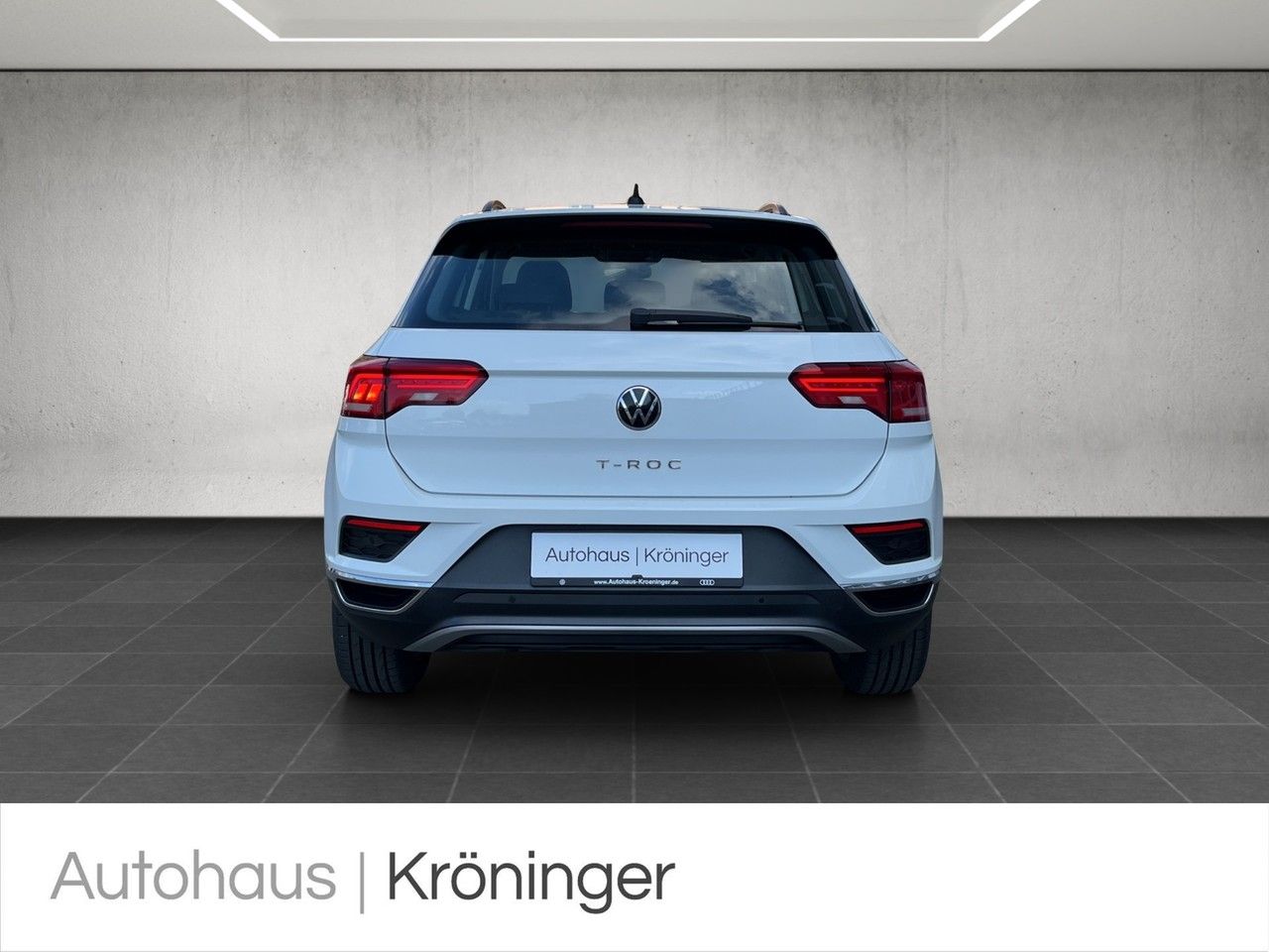 Volkswagen T-Roc 1.5 TSI DSG Style - Samsaru's Car Outlet