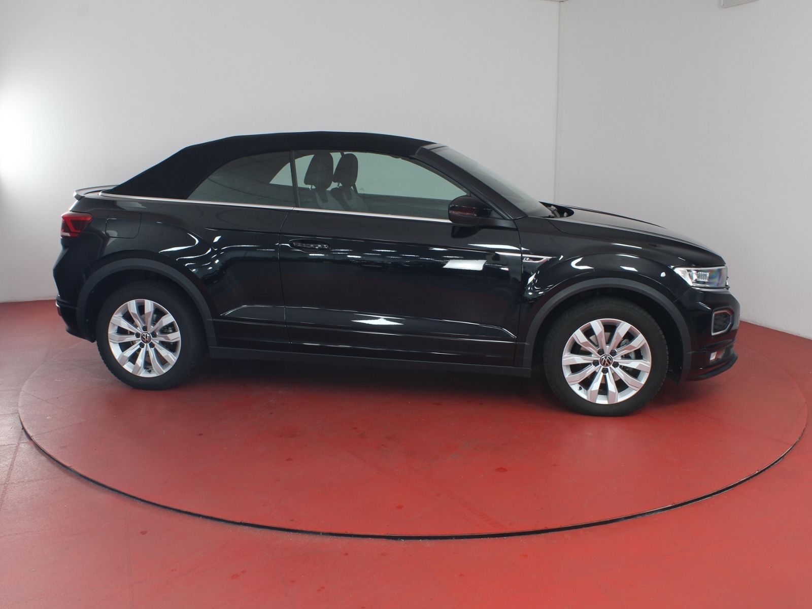 Volkswagen T-Roc R-Line 1.5TSI DSG - Samsaru's Car Outlet