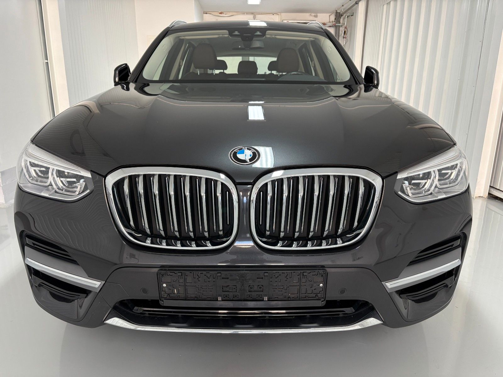 BMW X3 xDrive 30 e Luxury Line - Samsaru's Car Outlet