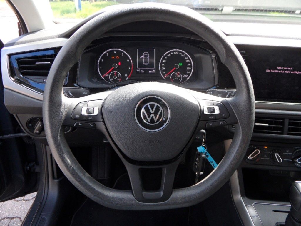 Volkswagen Polo 1.0 TSI Comfortline - Samsaru's Car Outlet