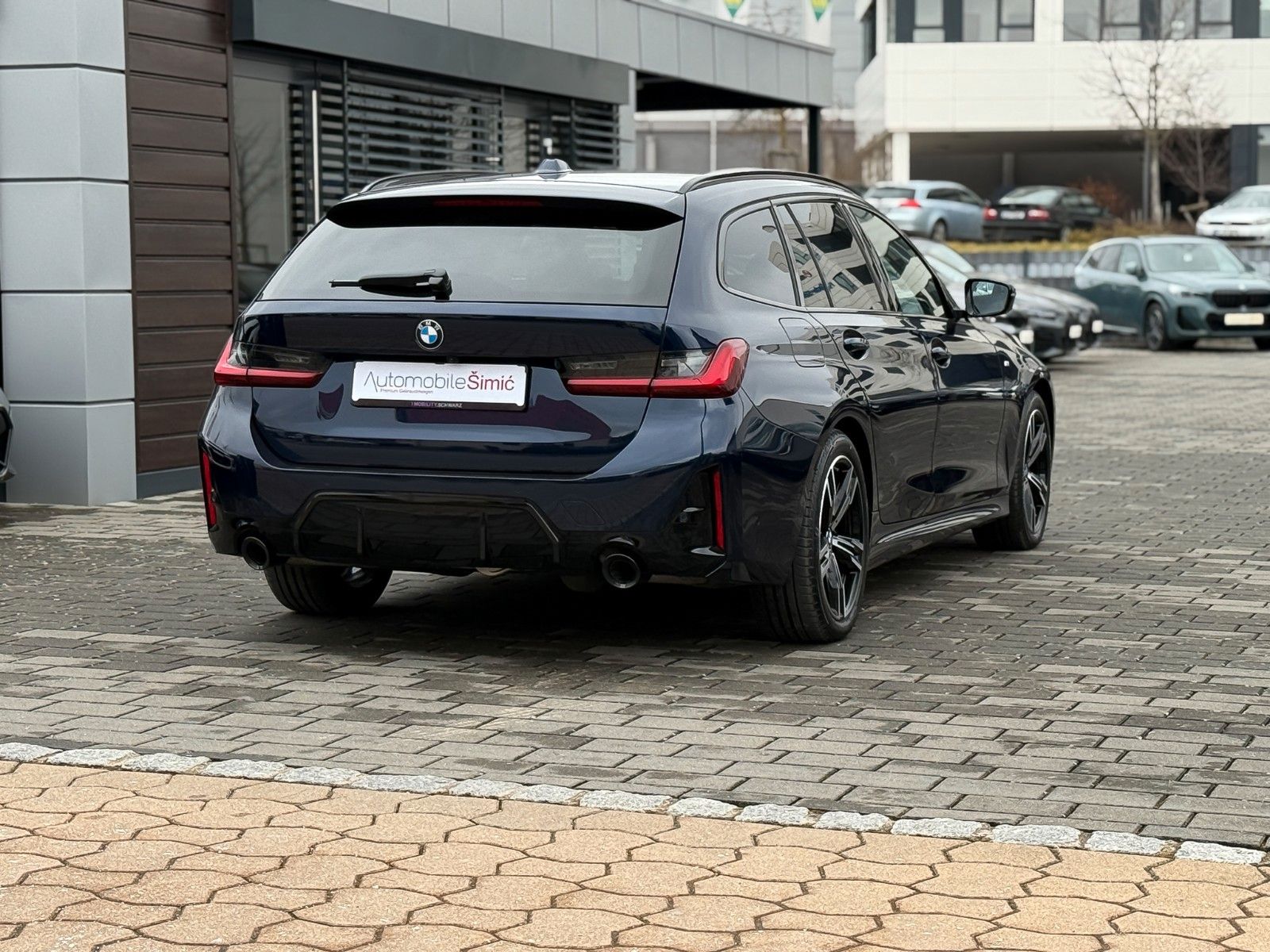BMW 320d xD M Sport HuD AHK hifi StHzg 360° memory