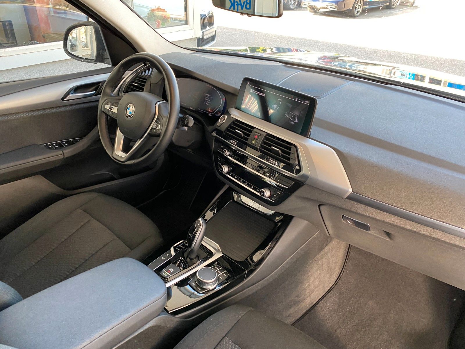 BMW X3 xDrive 20 i Advantage/LifeCockpit/Panodach