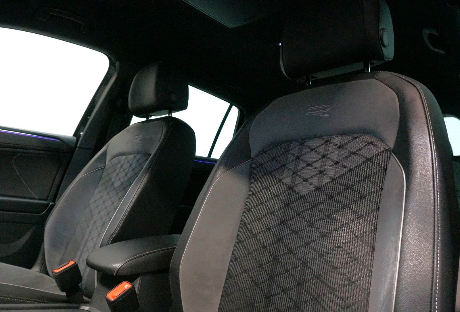Volkswagen Tiguan R-Line 4Motion 2.0 TDI*IQ.Light*AHK*RfK